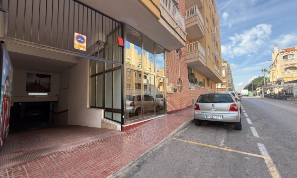 Resale - Apartment / Duplex - Torrevieja - Estacion de autobuses