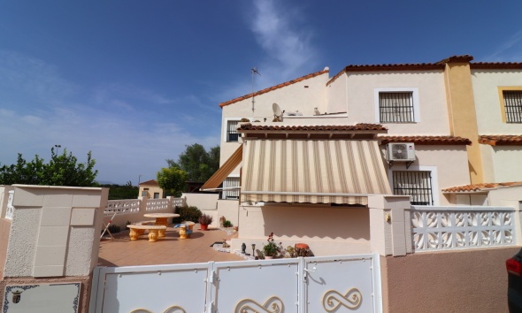 Resale - Villa / House - Algorfa - Montebello