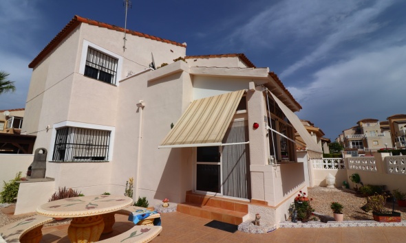 Resale - Villa / House - Algorfa - Montebello