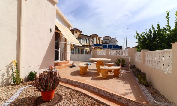Resale - Villa / House - Algorfa - Montebello