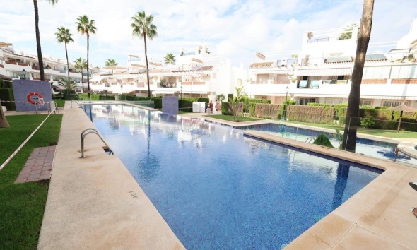 Reventa - Apartamento / Dúplex - Orihuela Costa - Villamartín
