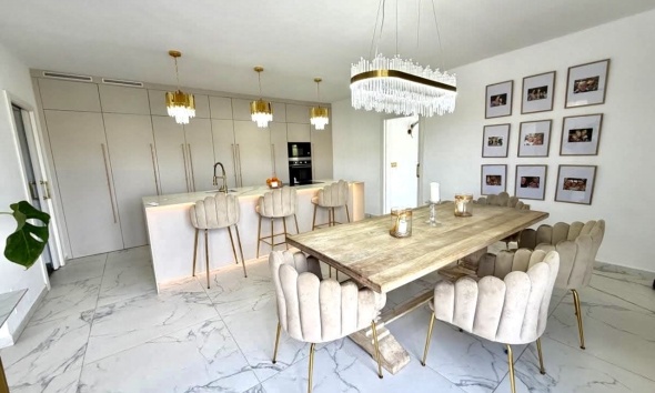 Resale - Villa / House - Orihuela Costa - Villamartín