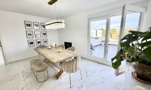 Resale - Villa / House - Orihuela Costa - Villamartín