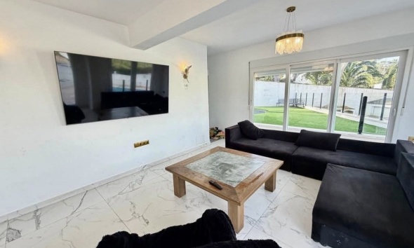 Resale - Villa / House - Orihuela Costa - Villamartín