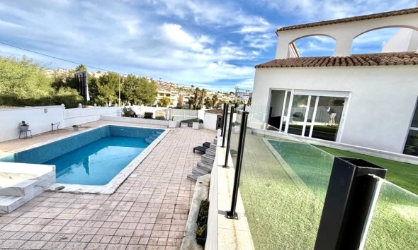 Resale - Villa / House - Orihuela Costa - Villamartín