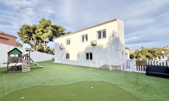 Resale - Villa / House - Orihuela Costa - Villamartín