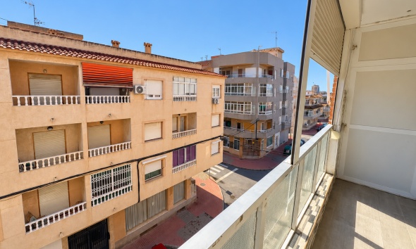 Resale - Apartment / Duplex - Torrevieja - Playa de los Naufragos