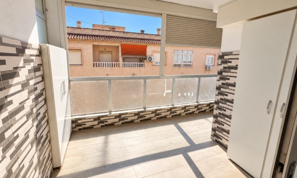 Resale - Apartment / Duplex - Torrevieja - Playa de los Naufragos