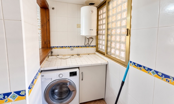 Resale - Apartment / Duplex - Torrevieja - Playa de los Naufragos