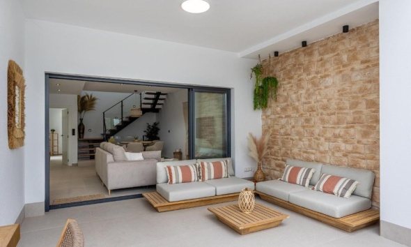 Resale - Villa / House - Dolores