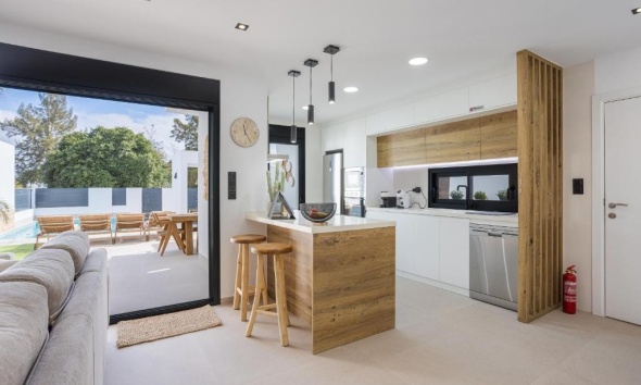 Resale - Villa / House - Dolores