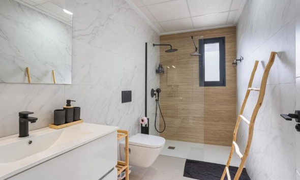 Resale - Villa / House - Dolores