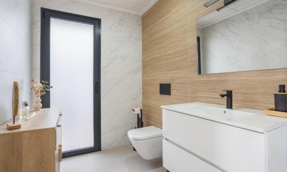 Resale - Villa / House - Dolores