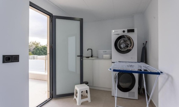 Resale - Villa / House - Dolores