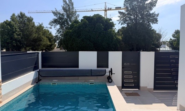 Resale - Villa / House - Dolores