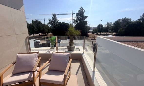Resale - Villa / House - Dolores