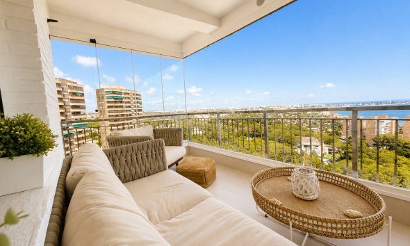 Reventa - Apartamento / Dúplex - Orihuela Costa