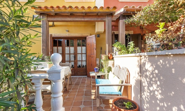 Resale - Townhouse / Terraced House - Torrevieja - Cala de cabo cervera