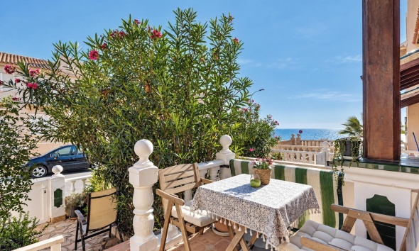 Resale - Townhouse / Terraced House - Torrevieja - Cala de cabo cervera