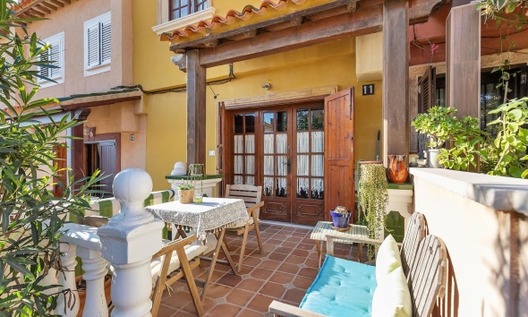 Resale - Townhouse / Terraced House - Torrevieja - Cala de cabo cervera