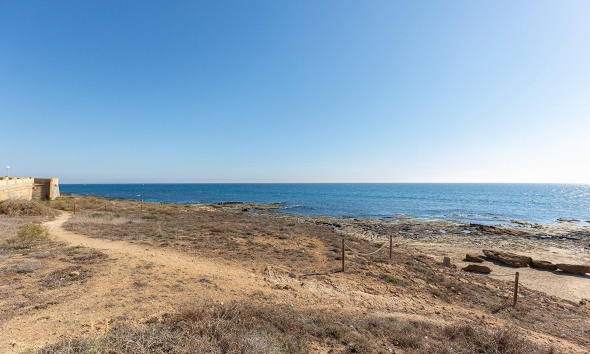 Resale - Townhouse / Terraced House - Torrevieja - Cala de cabo cervera