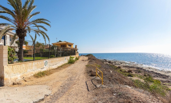 Resale - Townhouse / Terraced House - Torrevieja - Cala de cabo cervera