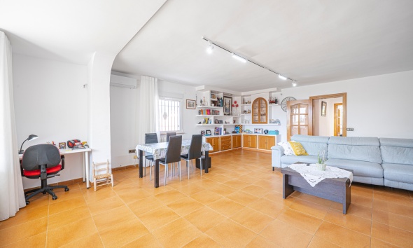 Reventa - Villa / Casa - La Nucía - Panorama