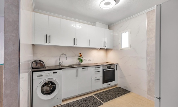 Reventa - Apartamento / Dúplex - Torrevieja - Estacion de autobuses