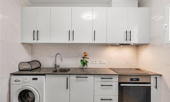 Reventa - Apartamento / Dúplex - Torrevieja - Estacion de autobuses