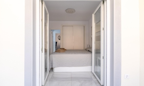 Resale - Townhouse / Terraced House - Torrevieja - Punta Prima