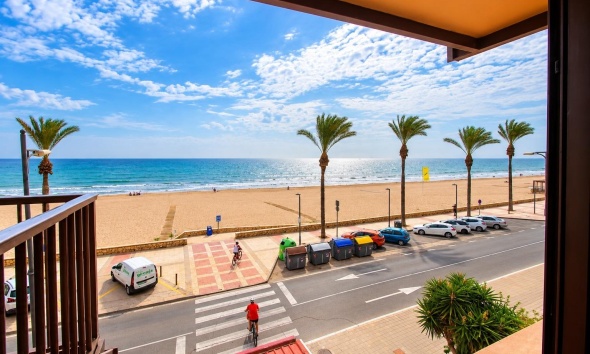 Reventa - Apartamento / Dúplex - El Campello - Playa Muchavista