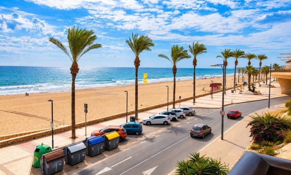 Reventa - Apartamento / Dúplex - El Campello - Playa Muchavista