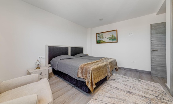 Resale - Villa / House - Torrevieja - Los Balcones