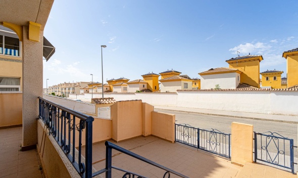 Resale - Apartment / Duplex - Punta Prima