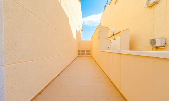 Resale - Apartment / Duplex - Punta Prima