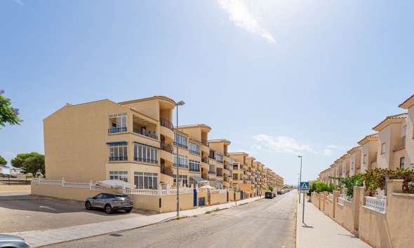 Resale - Apartment / Duplex - Punta Prima