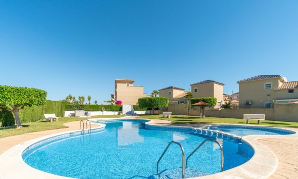 Resale - Apartment / Duplex - Punta Prima