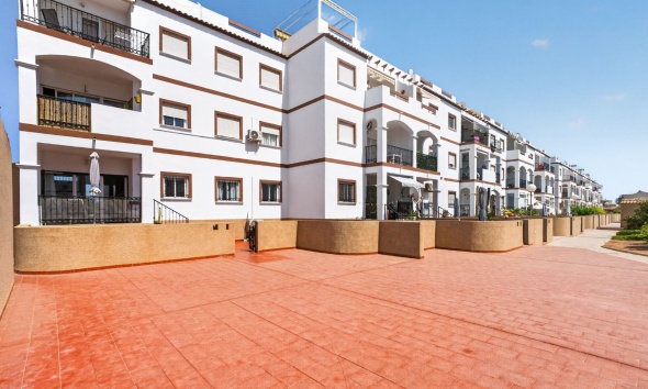 Resale - Apartment / Duplex - Punta Prima