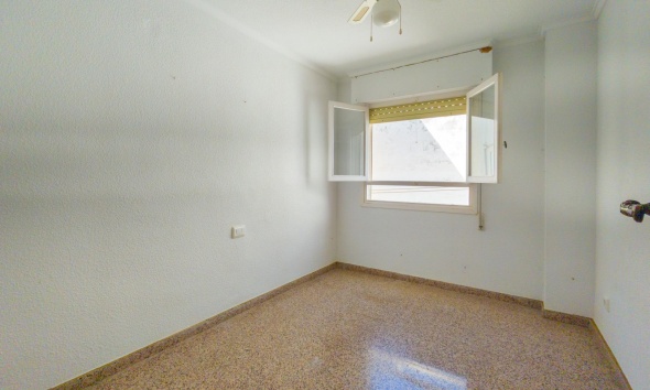 Resale - Apartment / Duplex - Torrevieja - La Mata