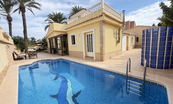 Resale - Villa / House - Orihuela Costa - Cabo Roig