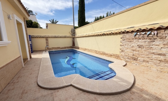 Resale - Villa / House - Orihuela Costa - Cabo Roig