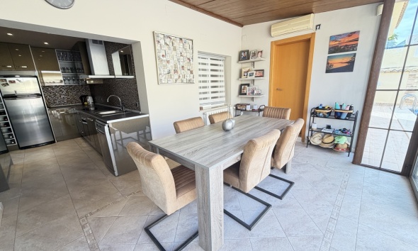 Resale - Villa / House - Orihuela Costa - Cabo Roig