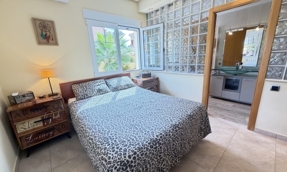 Resale - Villa / House - Orihuela Costa - Cabo Roig