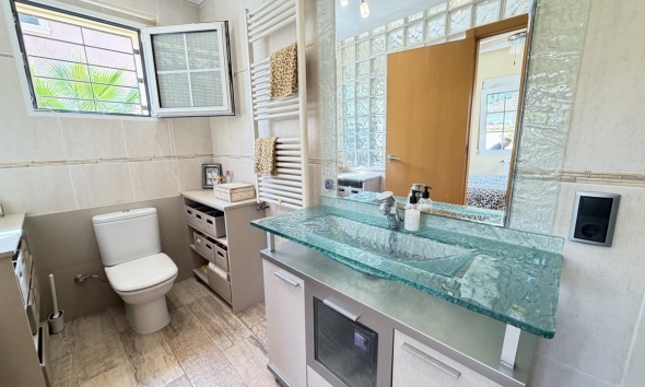 Resale - Villa / House - Orihuela Costa - Cabo Roig