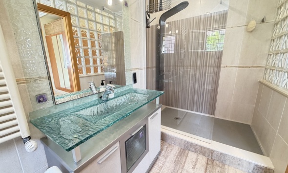 Resale - Villa / House - Orihuela Costa - Cabo Roig