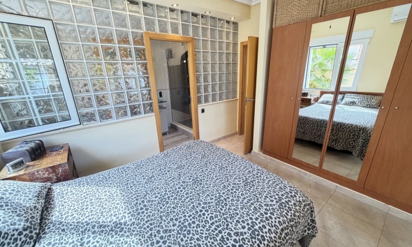 Resale - Villa / House - Orihuela Costa - Cabo Roig