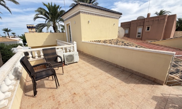 Resale - Villa / House - Orihuela Costa - Cabo Roig