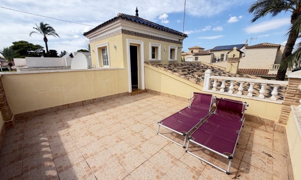 Resale - Villa / House - Orihuela Costa - Cabo Roig