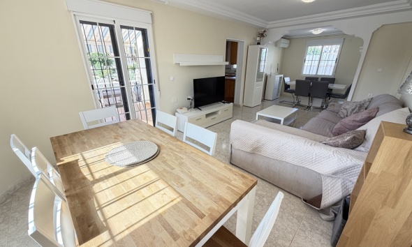 Resale - Villa / House - Orihuela Costa - Villamartín