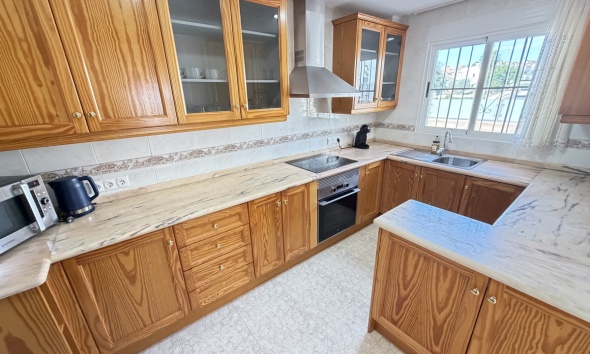 Resale - Villa / House - Orihuela Costa - Villamartín
